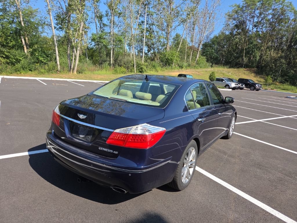 Used 2011 Hyundai Genesis 4.6 RWD image 4