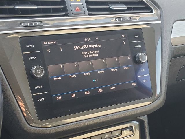 Used 2018 Volkswagen Tiguan SE AWD/4WD image 19