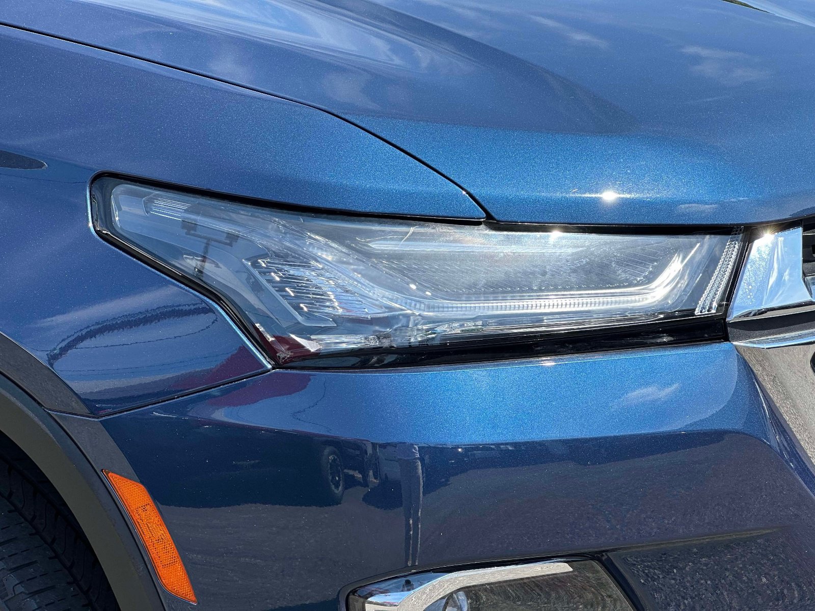 Used 2023 Chevrolet Traverse LT FWD image 8