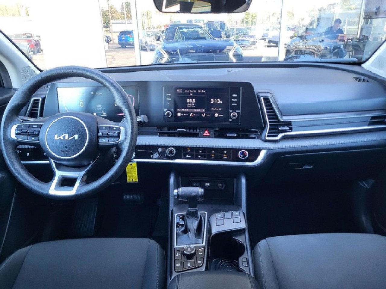 Used 2024 Kia Sportage LX image 7