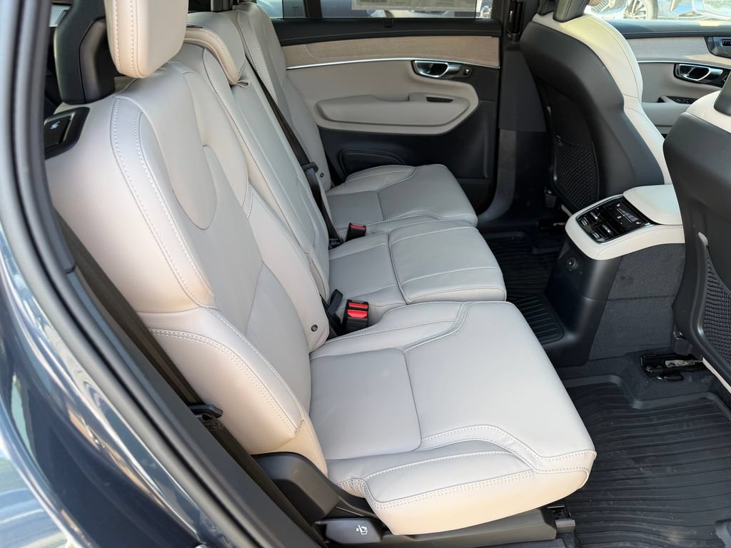 New 2026 Volvo XC90 T8 Ultra w/ Protection Package Premier AWD/4WD image 11