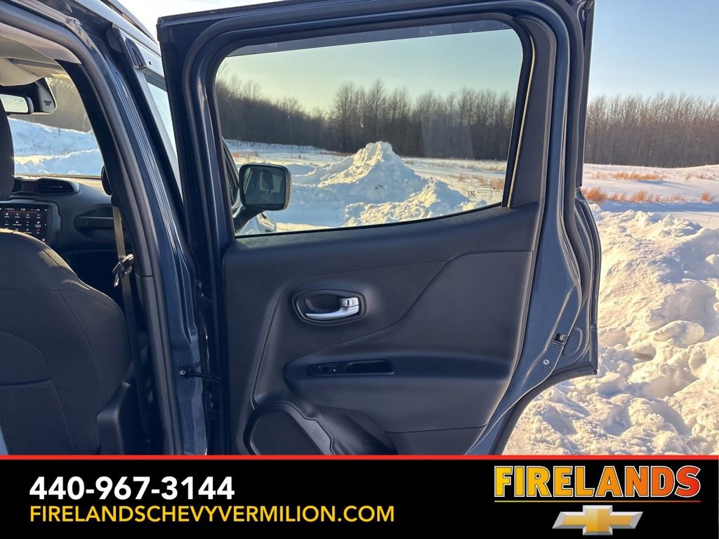 Used 2022 Jeep Renegade Latitude w/ Convenience Group image 28