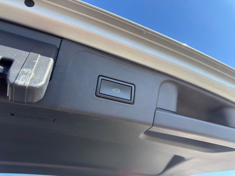 Used 2018 Volkswagen Atlas SEL image 36