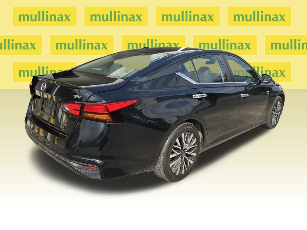 Used 2023 Nissan Altima 2.5 SV image 2