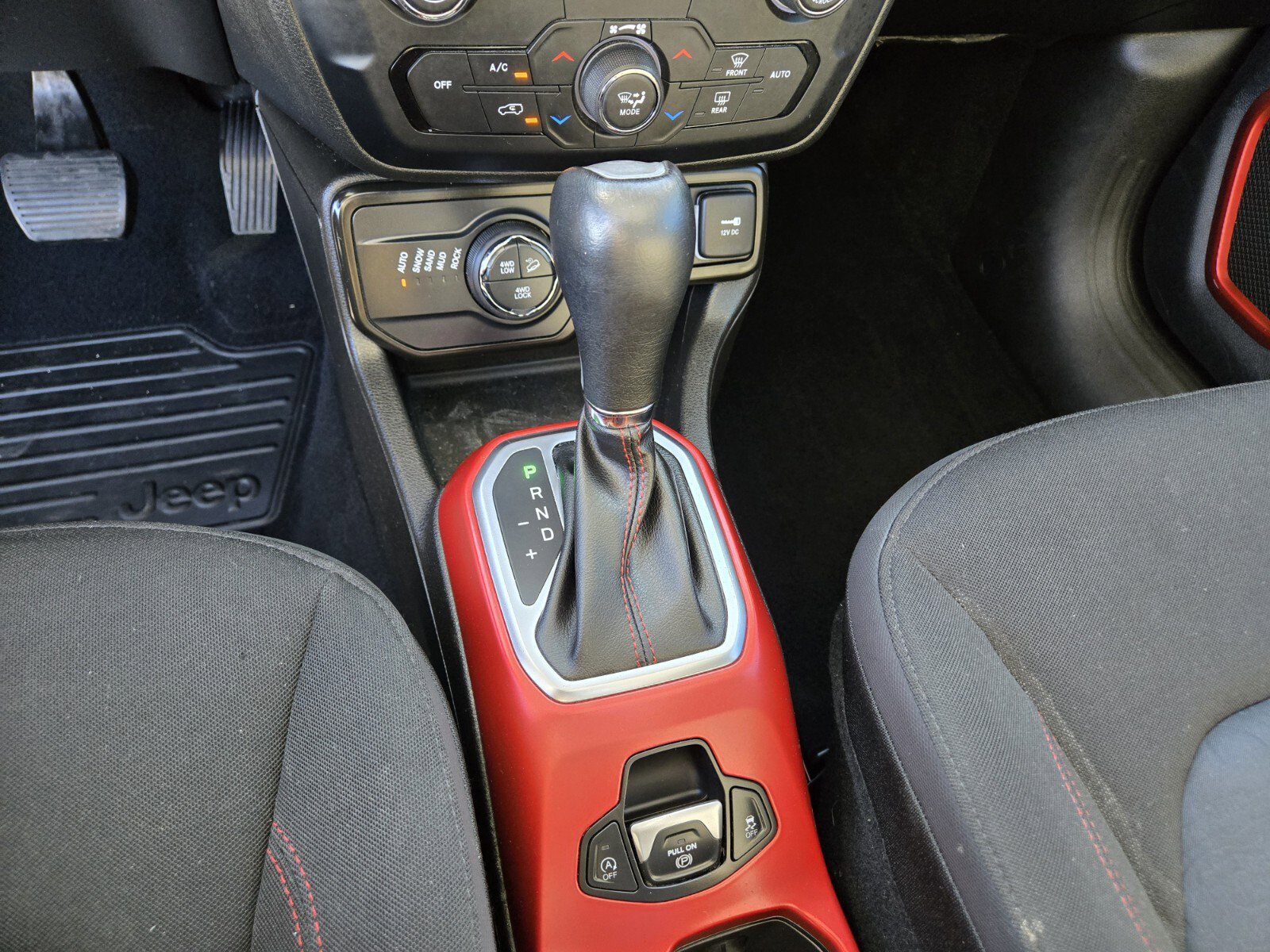 Used 2021 Jeep Renegade Trailhawk w/ Sun & Sound Group image 21