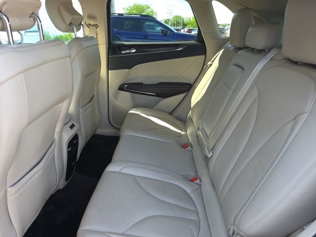 Used 2017 Lincoln MKC Reserve w/ Lincoln MKC Climate Package AWD/4WD image 4