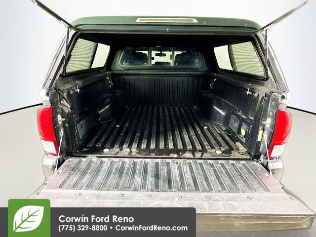 Used 2016 Toyota Tacoma TRD Off-Road w/ Premium & Technology Package AWD/4WD image 25
