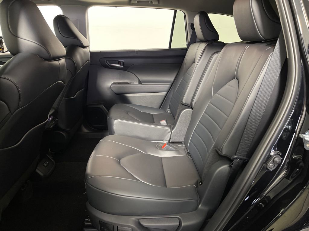 New 2026 Toyota Highlander XLE AWD/4WD image 13