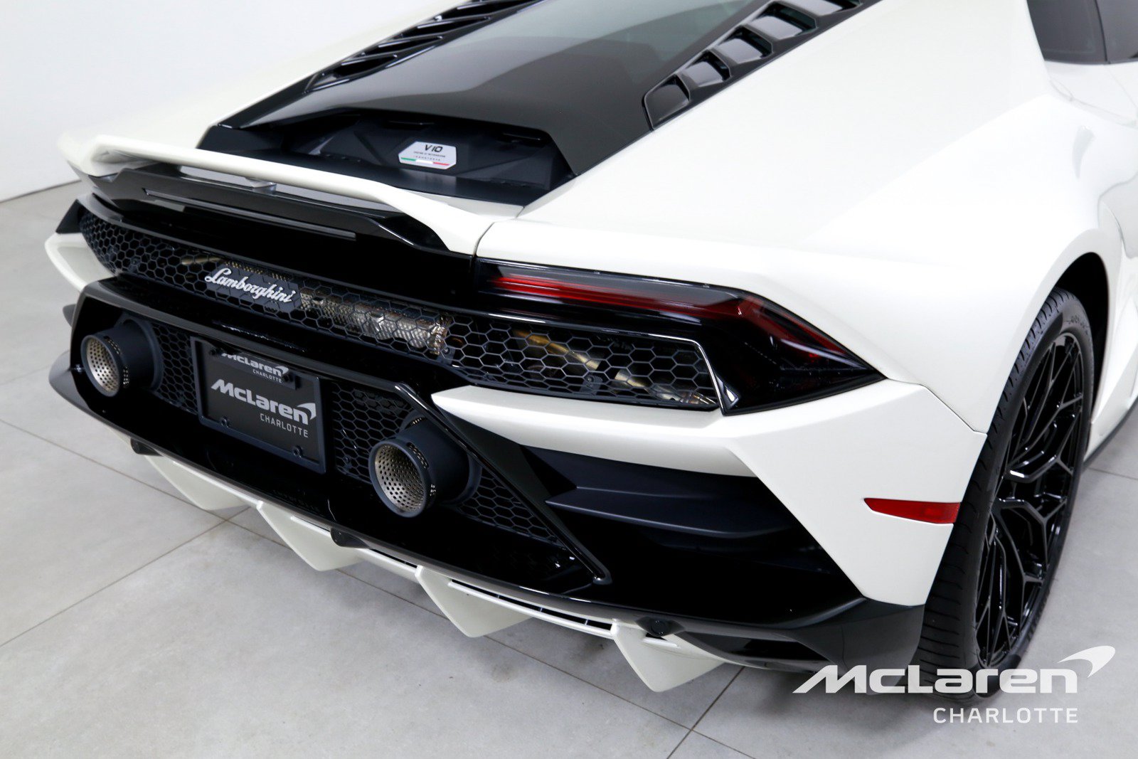 Used 2022 Lamborghini Huracan EVO AWD/4WD image 29