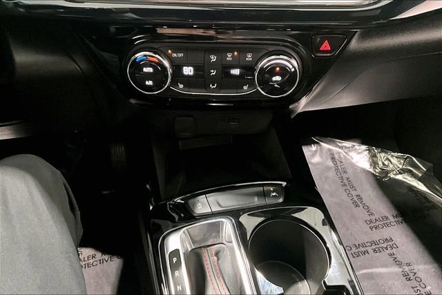 Used 2025 Chevrolet Trax RS w/ Sunroof Package image 16