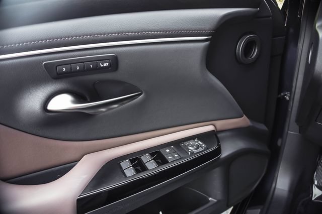 Certified 2024 Lexus ES 300h w/ Premium Package FWD image 12