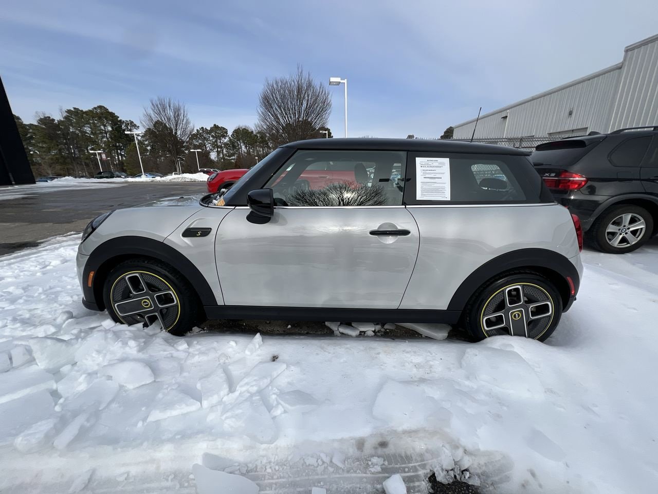 Used 2022 MINI Cooper SE image 2