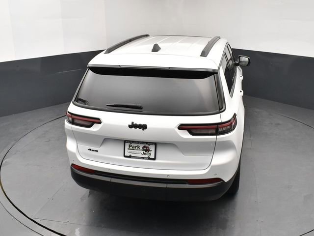 Used 2023 Jeep Grand Cherokee L Laredo AWD/4WD image 17