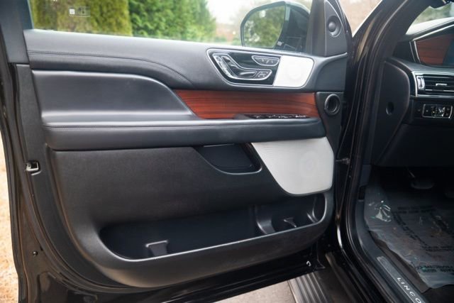 Used 2023 Lincoln Navigator Reserve w/ Equipment Group 201A image 35