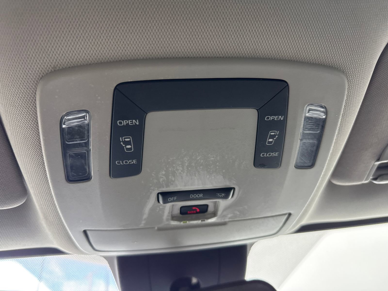 Used 2021 Toyota Sienna LE FWD image 32