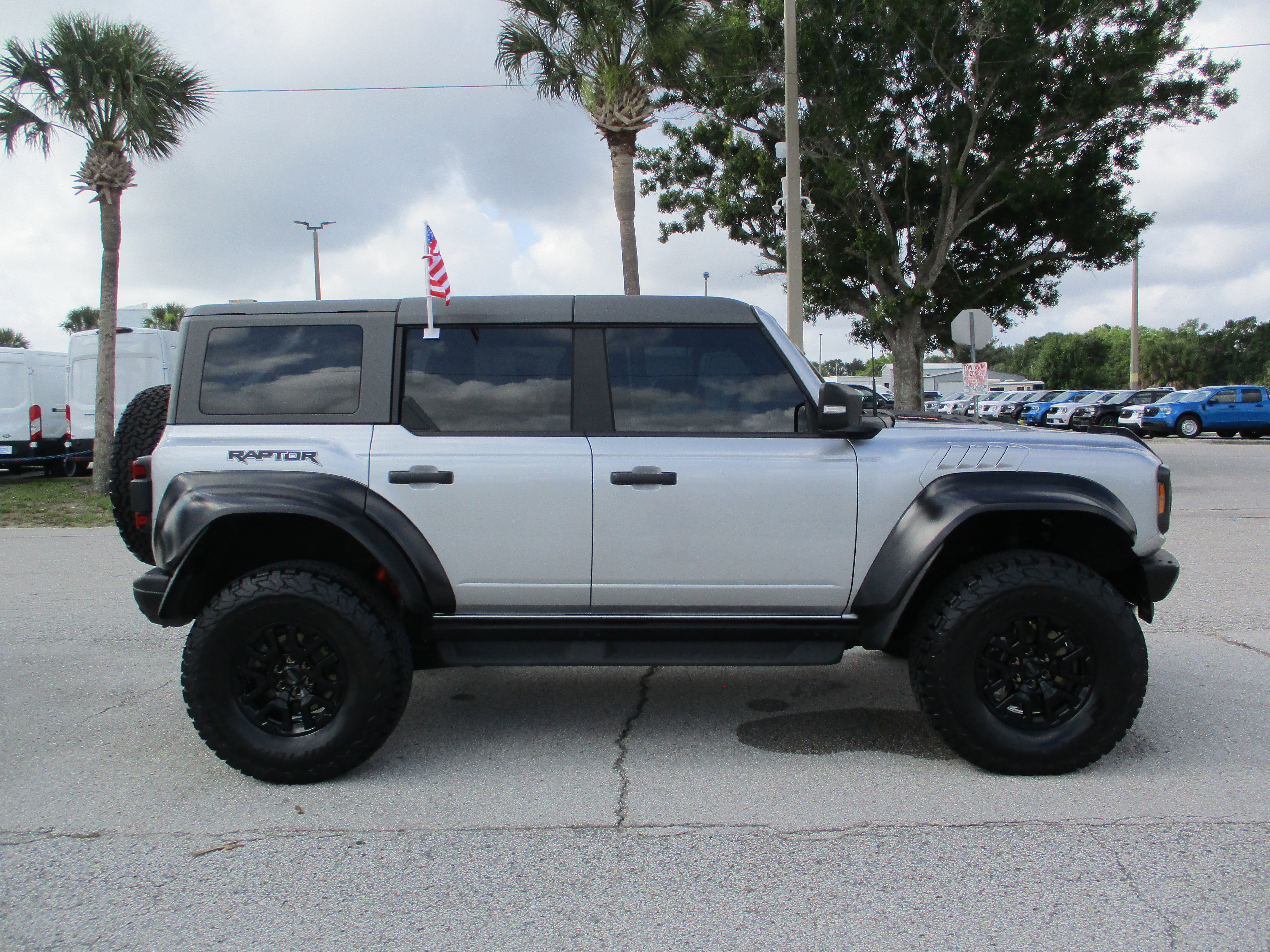 Used 2023 Ford Bronco Raptor AWD/4WD image 8