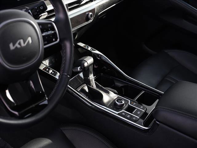 Used 2025 Kia Sorento SX image 8