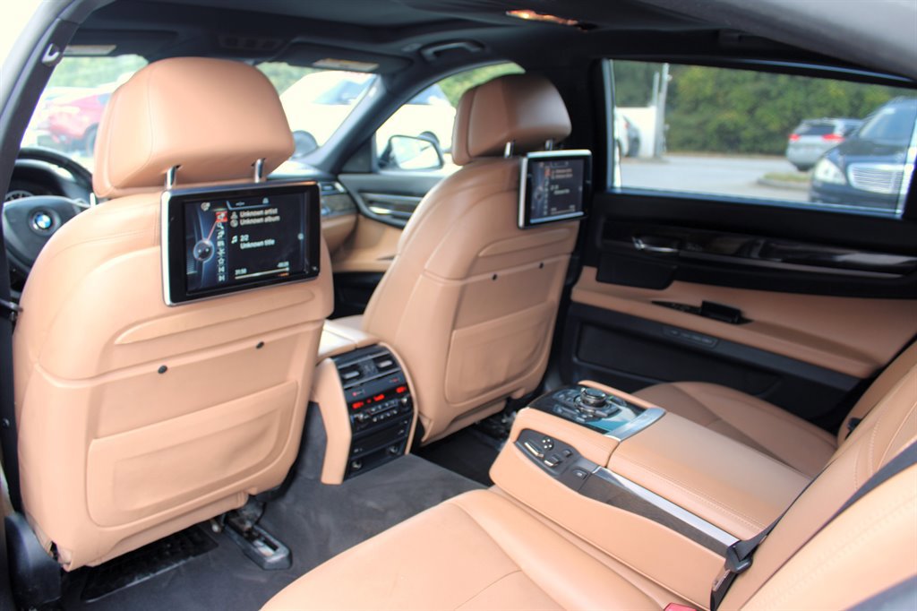 Used 2013 BMW 750Li RWD image 19