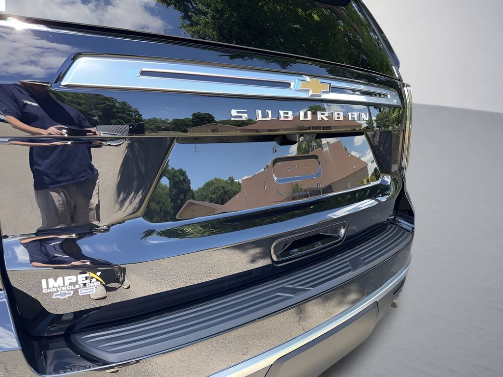 Used 2024 Chevrolet Suburban High Country w/ Advanced Technology Package AWD/4WD image 43