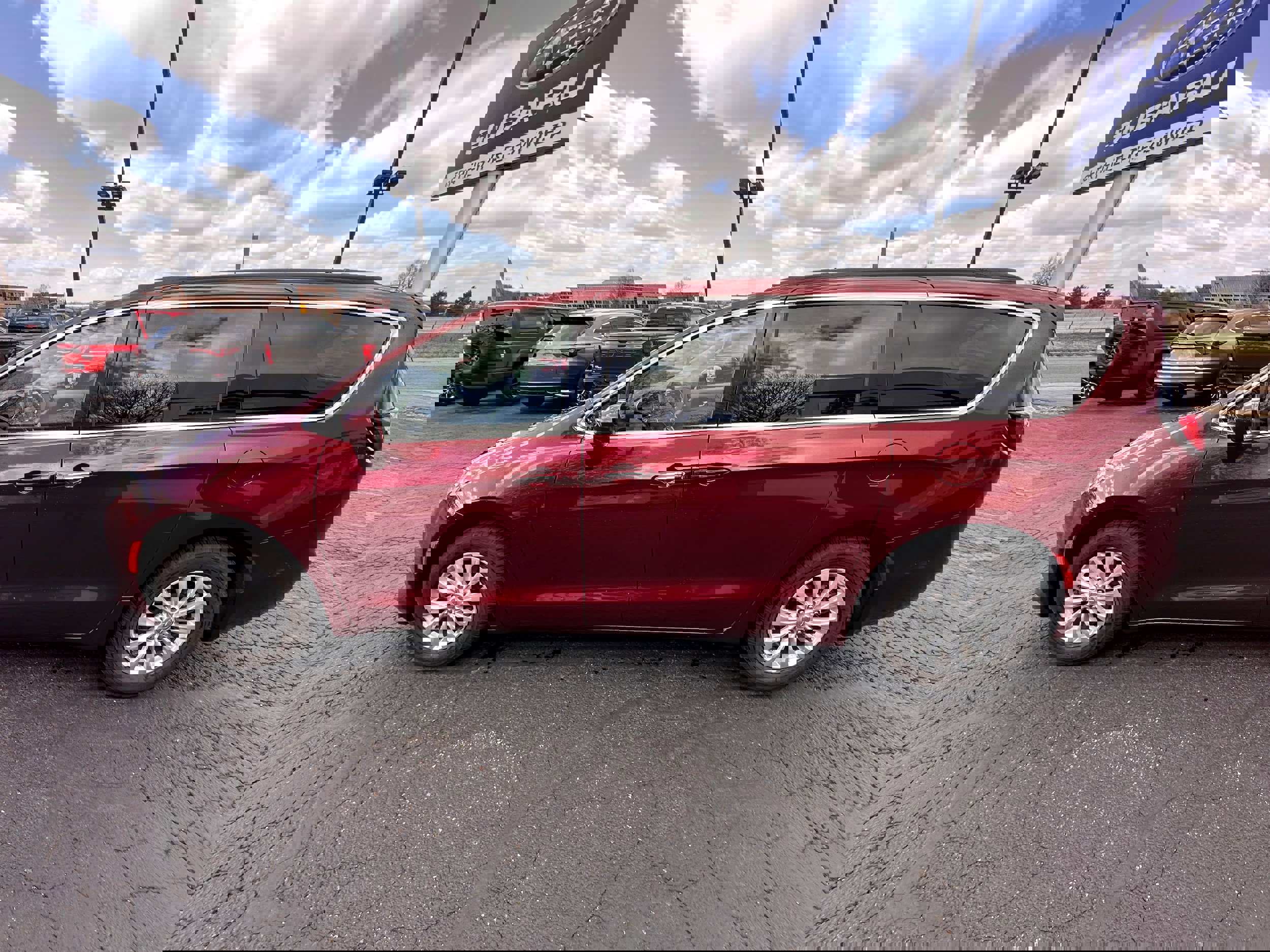 Used 2019 Chrysler Pacifica Touring Plus w/ Cold Weather Group image 7