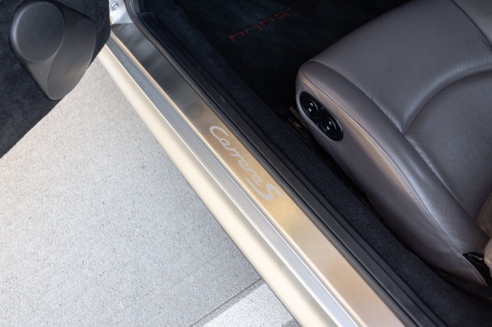 Used 1998 Porsche 911 Carrera S RWD image 45