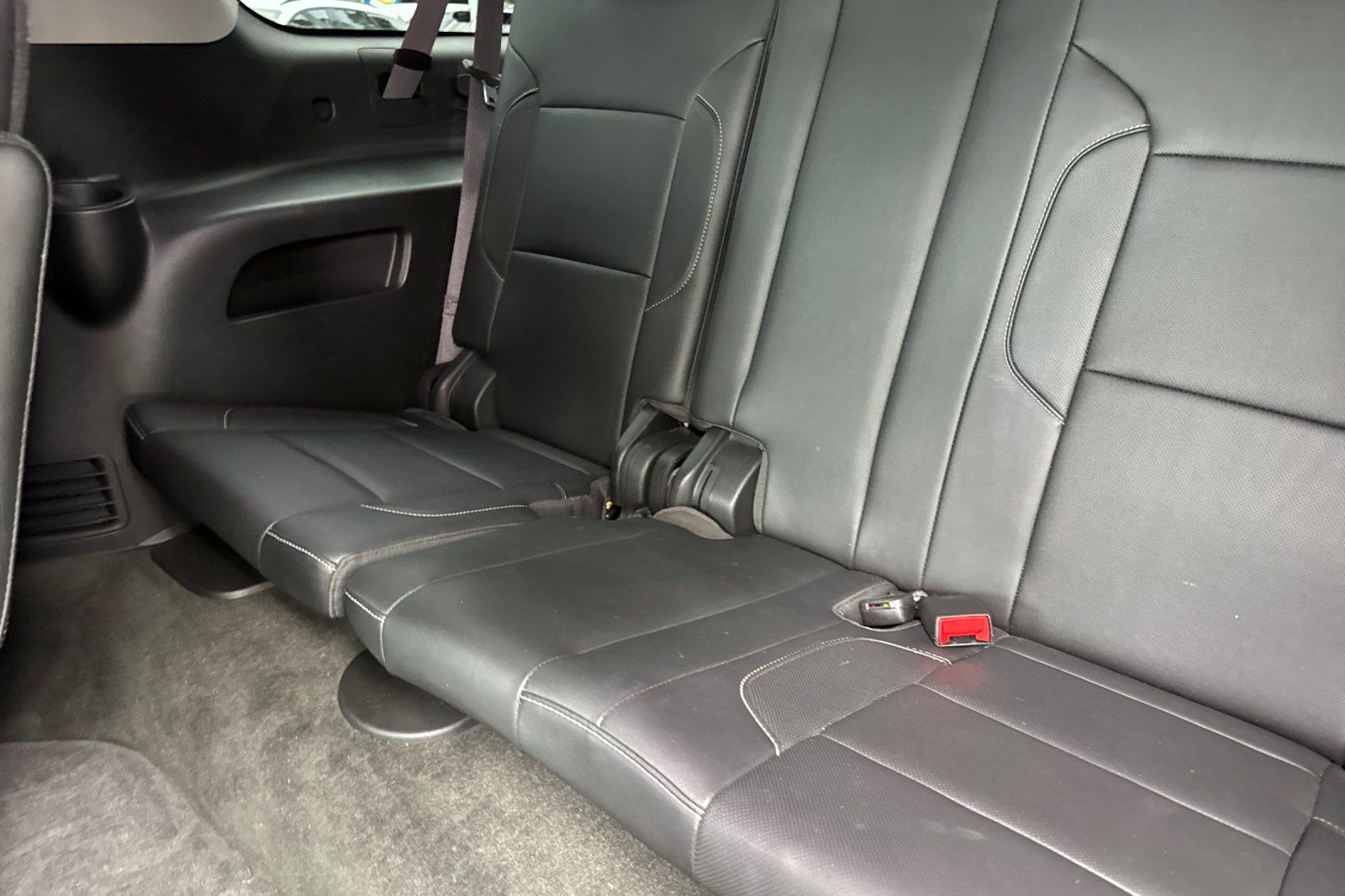 Used 2015 Chevrolet Suburban LTZ image 17