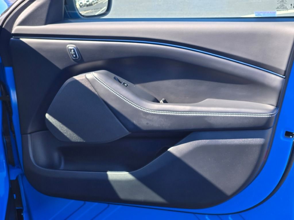 Used 2024 Ford Mustang Mach-E Select image 5