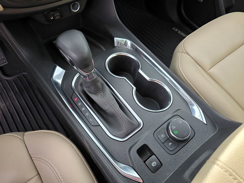 Used 2023 Chevrolet Traverse LT w/ LT Premium Package image 18