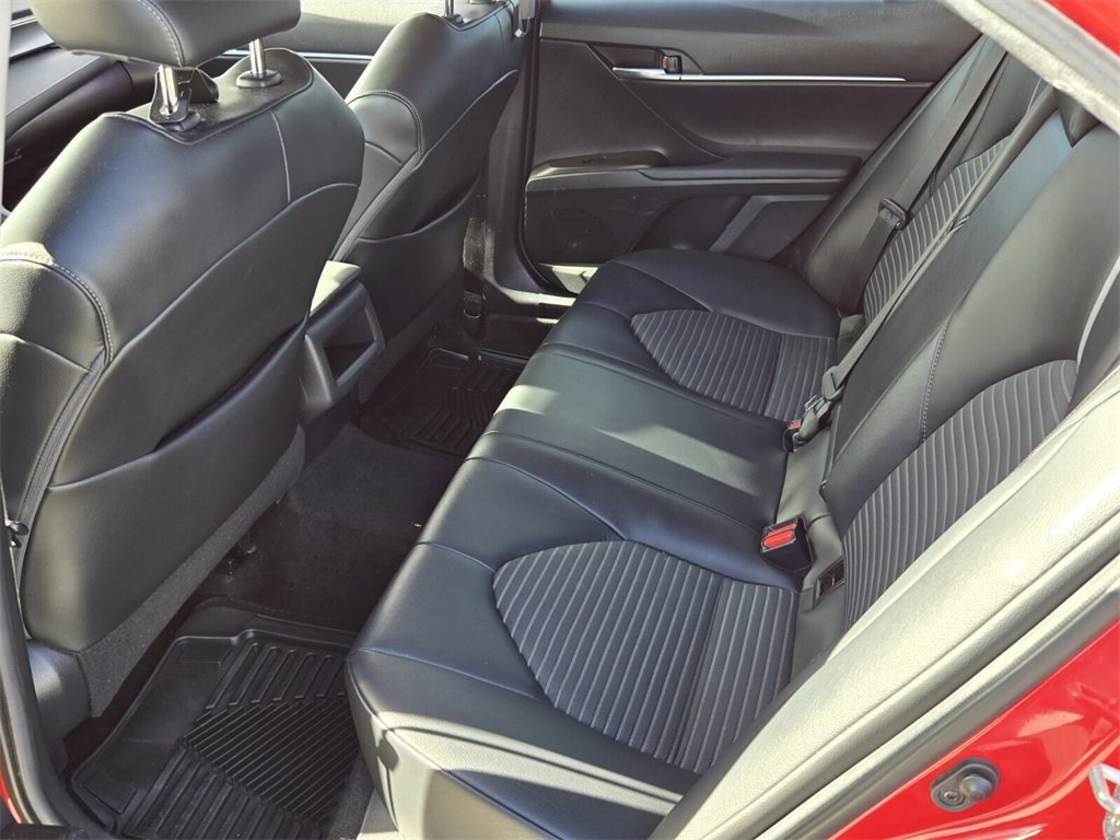 Used 2021 Toyota Camry SE image 12