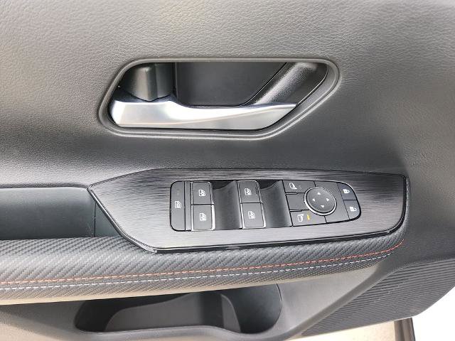 Certified 2025 Nissan Kicks SR image 13