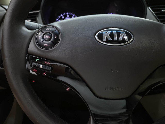 Used 2015 Kia K900 Premium w/ Interior Highline Package RWD image 22