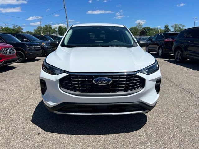 Certified 2023 Ford Escape Active AWD/4WD image 2