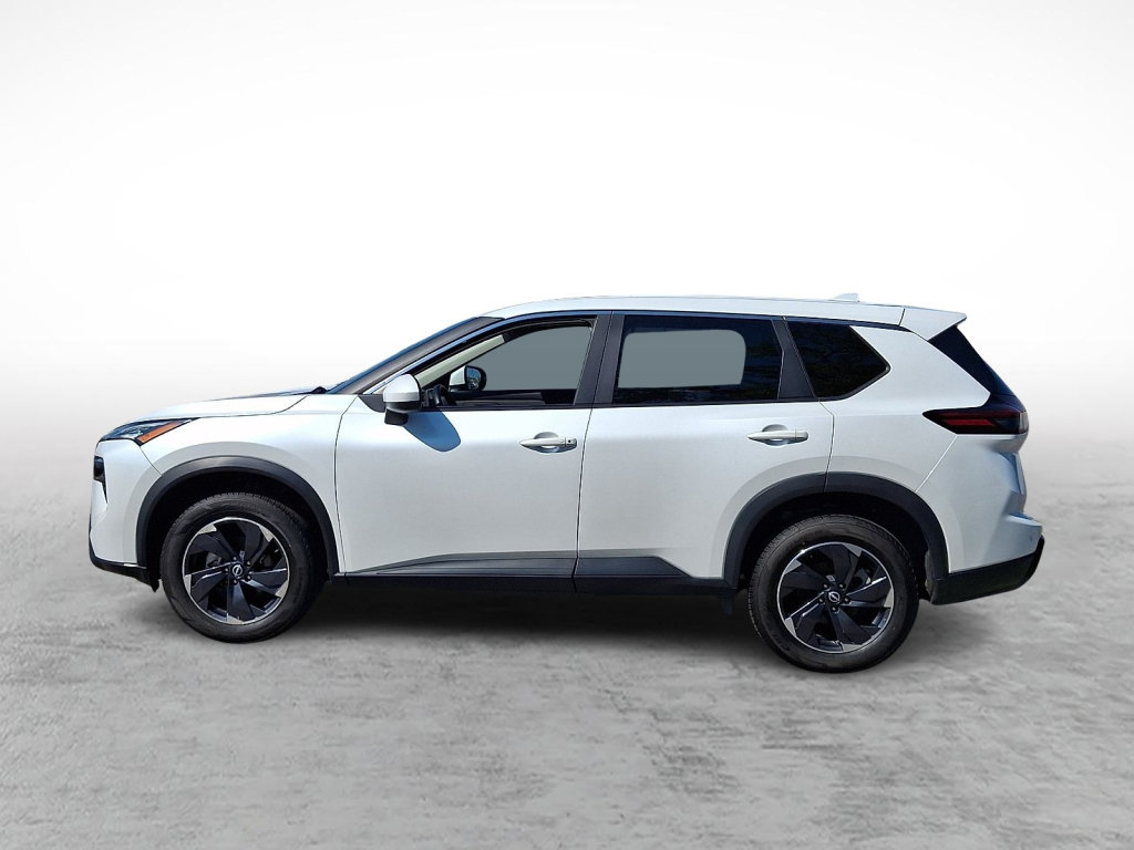 Used 2024 Nissan Rogue SV FWD image 2