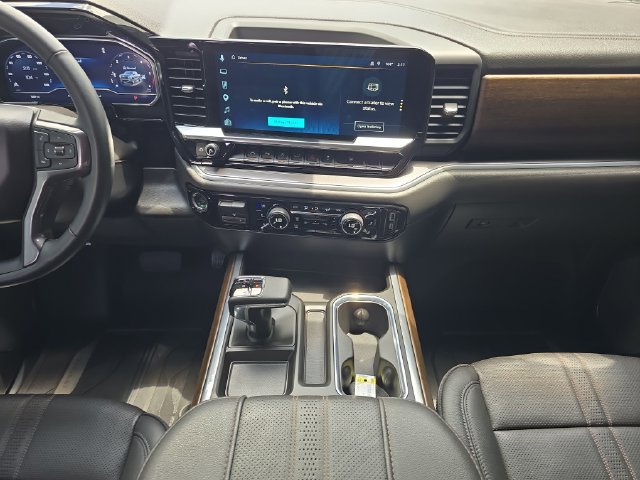 Certified 2025 Chevrolet Silverado 1500 High Country AWD/4WD image 13