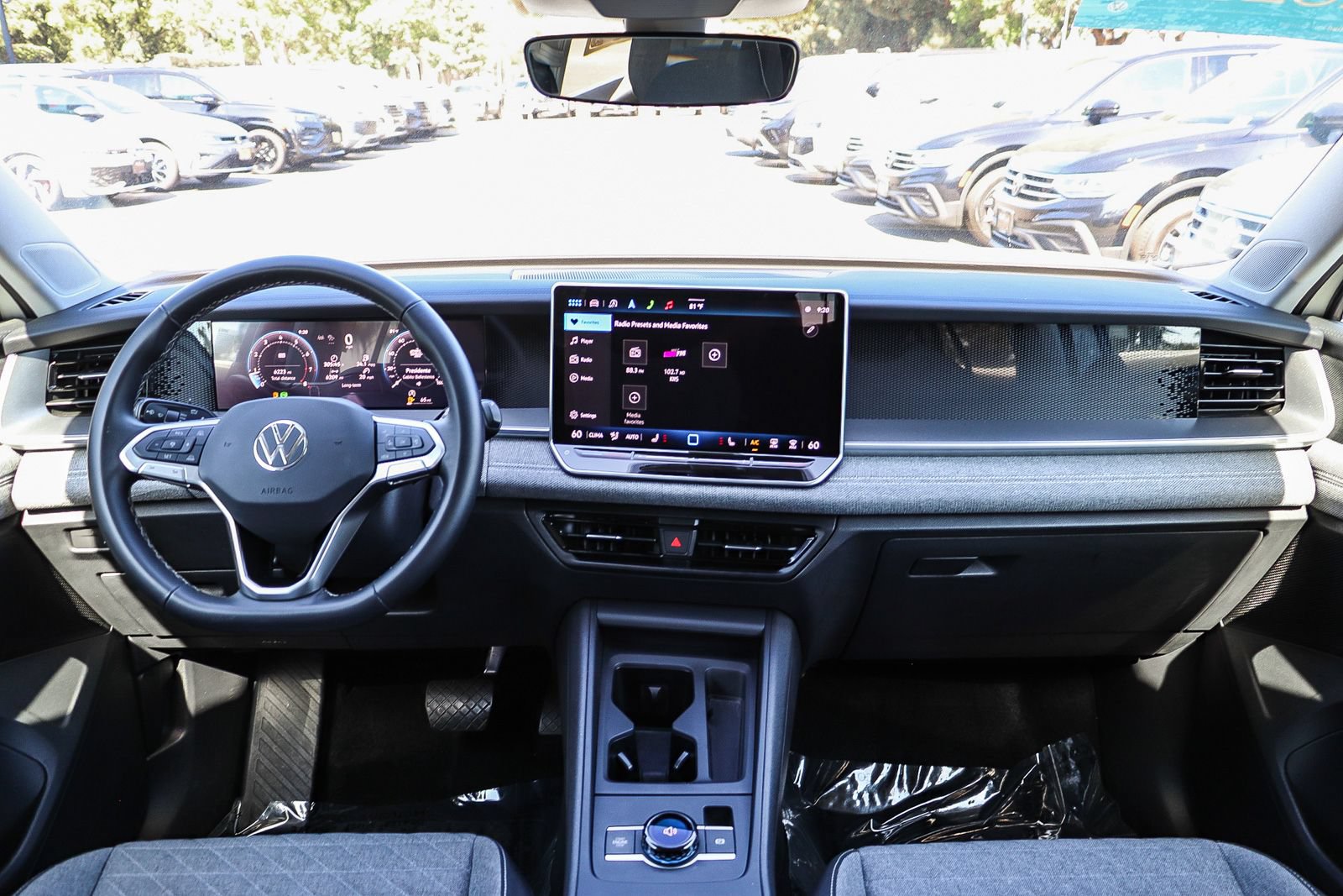 Certified 2025 Volkswagen Tiguan S FWD image 13