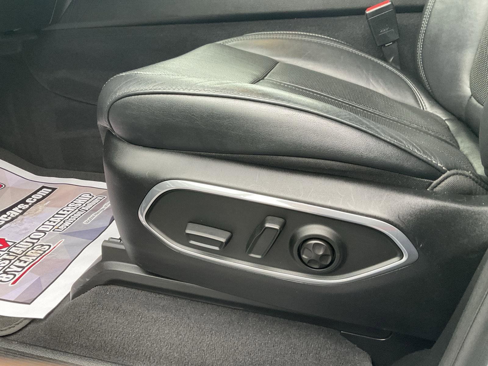 Used 2023 Jeep Wagoneer L Series II image 16