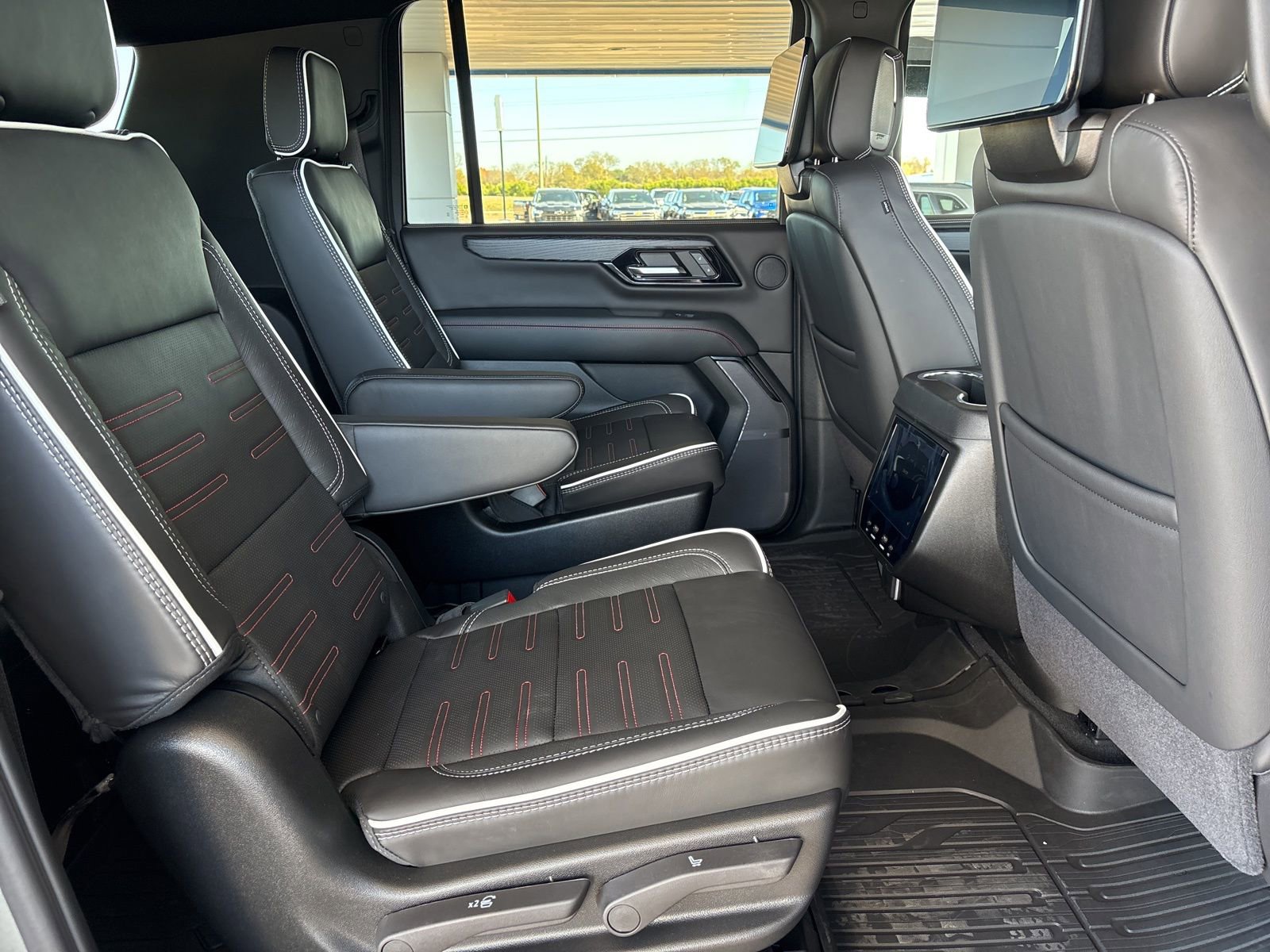 New 2026 GMC Yukon XL AT4 Ultimate w/ LPO, Floor Liner Package image 20