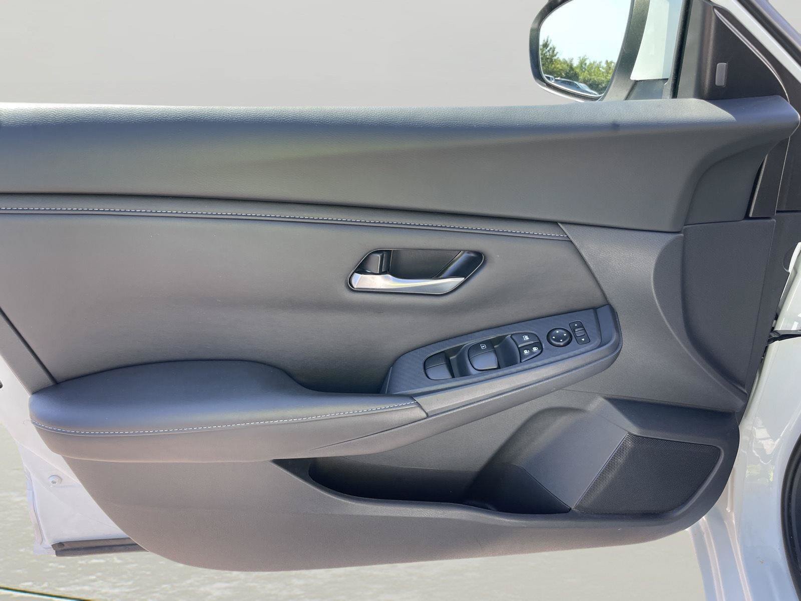 Used 2023 Nissan Sentra SV FWD image 21