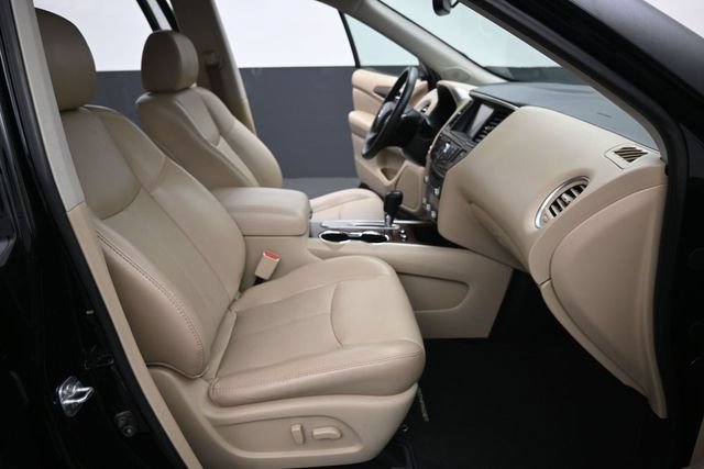 Used 2017 Nissan Pathfinder Platinum FWD image 25