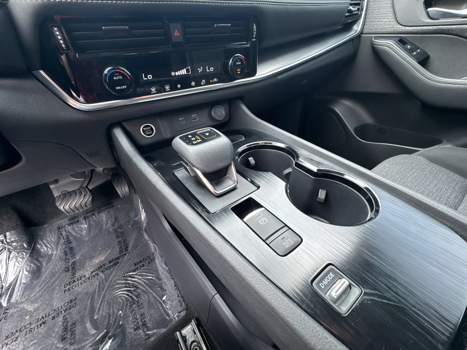 Used 2023 Nissan Rogue SV FWD image 29