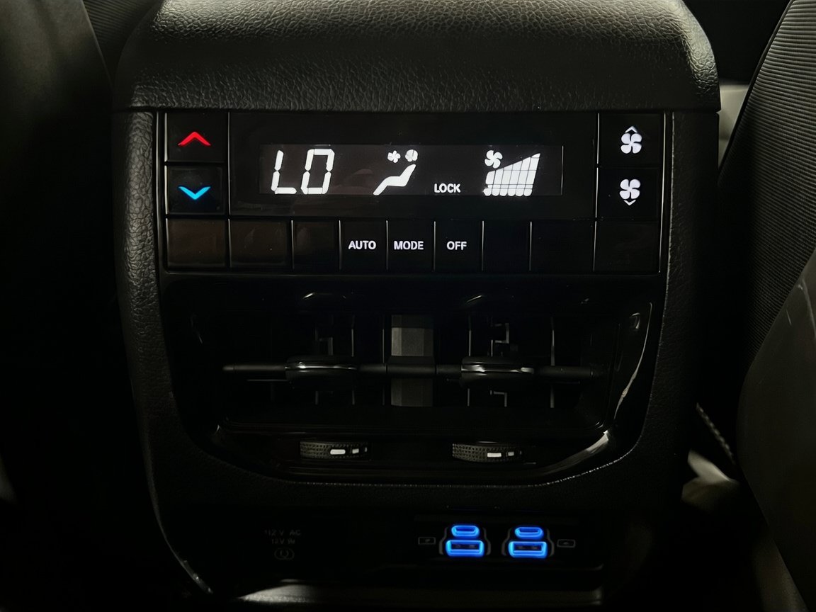 Used 2024 Jeep Grand Cherokee L Laredo AWD/4WD image 17