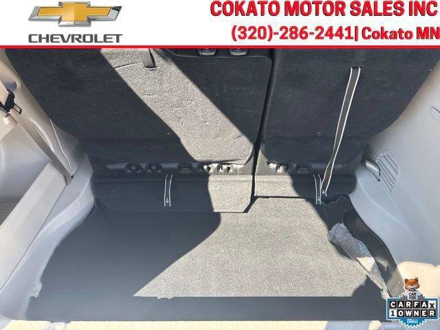 Used 2024 Chrysler Pacifica Touring-L FWD image 10