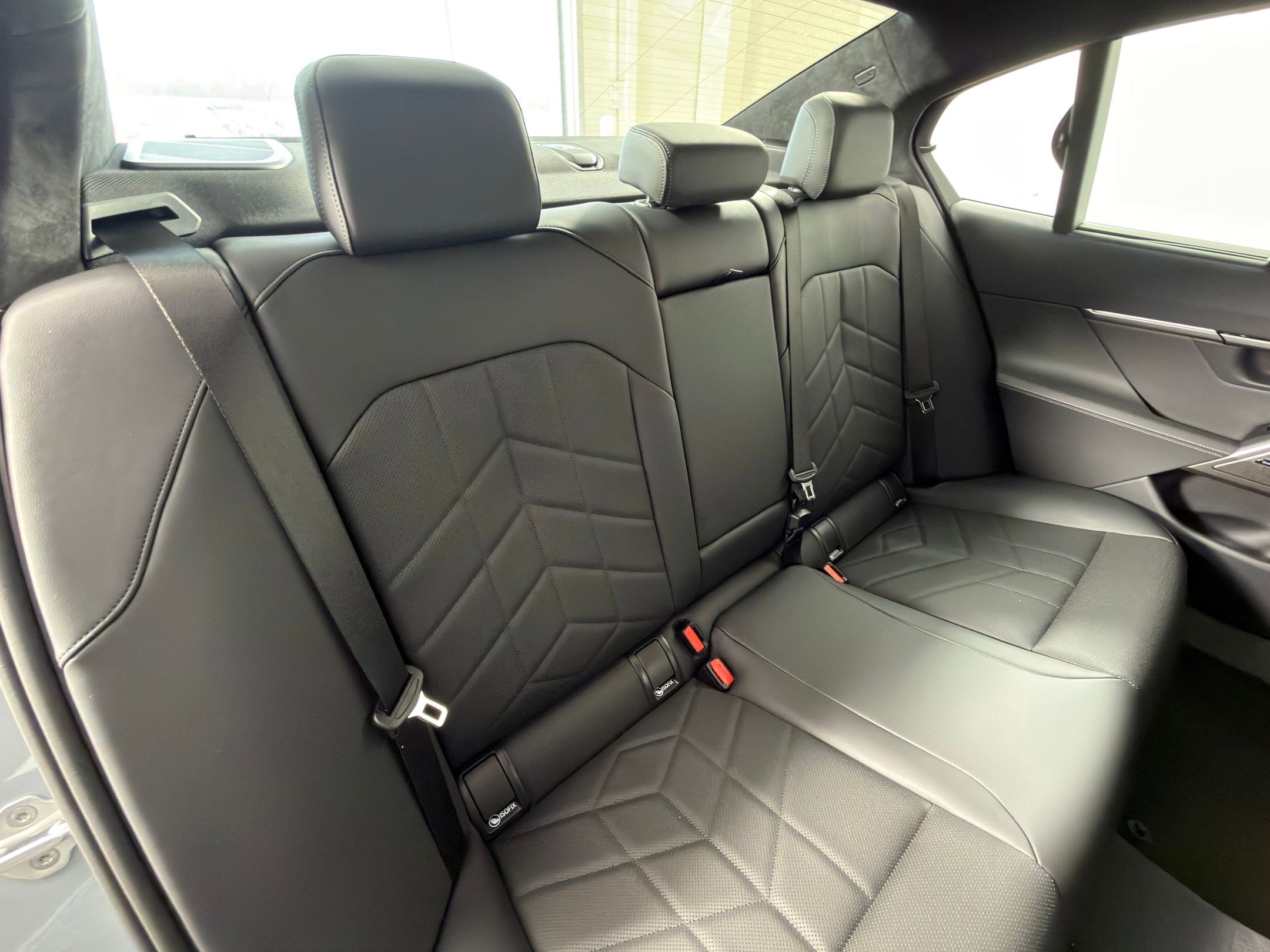 New 2026 BMW 550e xDrive w/ Executive Package image 30