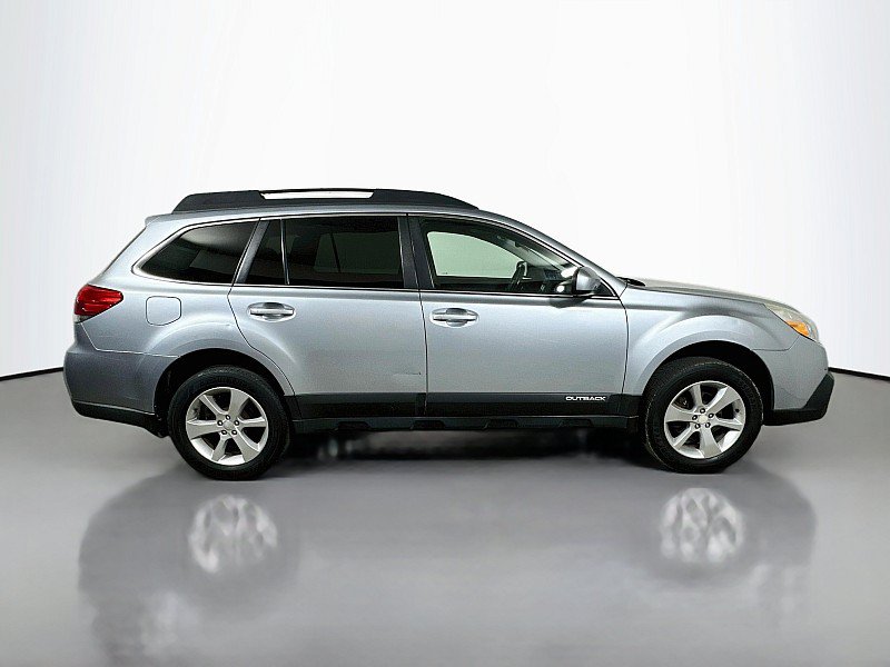 Used 2013 Subaru Outback 2.5i Premium AWD/4WD image 8