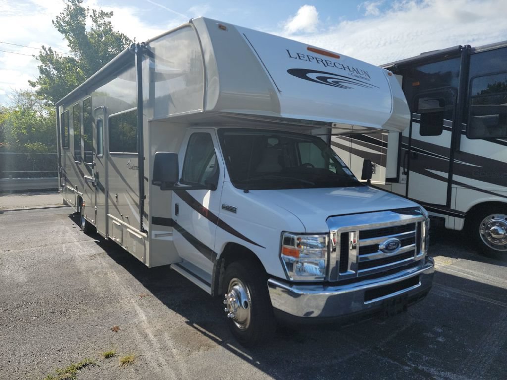 Used 2017 Ford E-450 and Econoline 450 Super Duty w/ Motorhome Prep Package RWD image 3