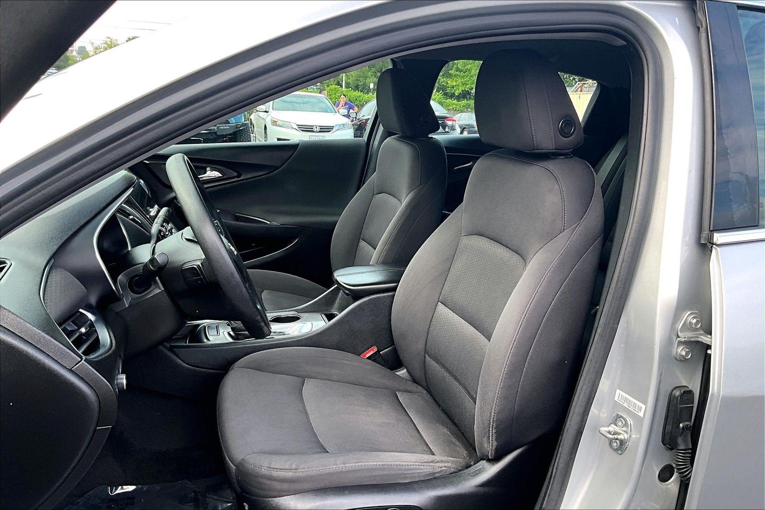 Used 2020 Chevrolet Malibu LT FWD image 23
