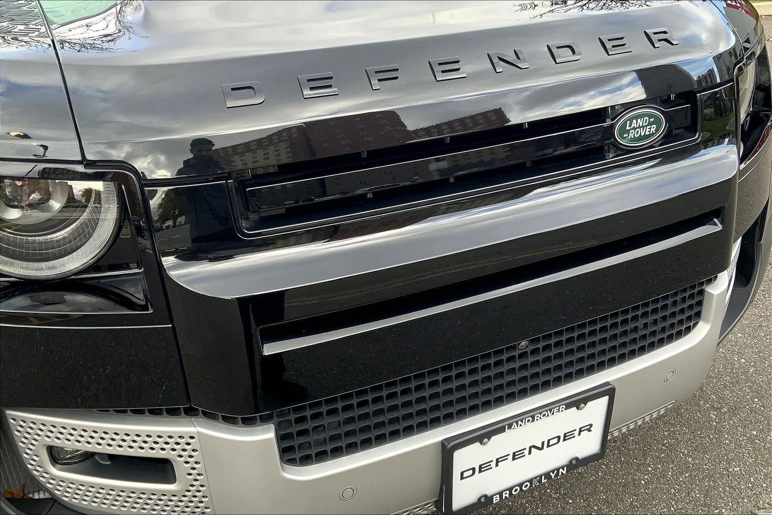 Used 2025 Land Rover Defender 110 S image 30