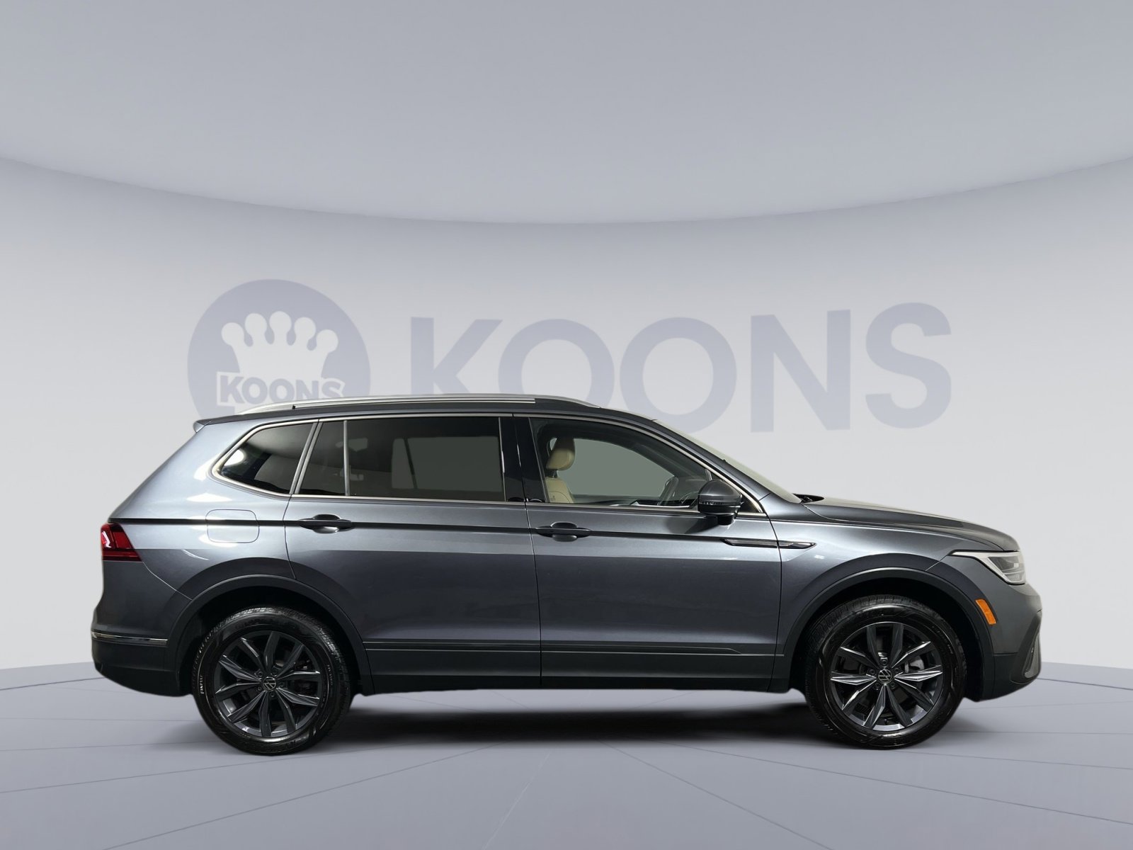 Used 2022 Volkswagen Tiguan SE image 8