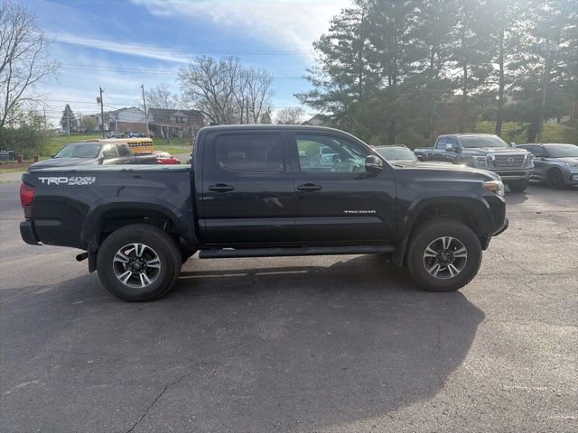 Used 2019 Toyota Tacoma TRD Sport image 6