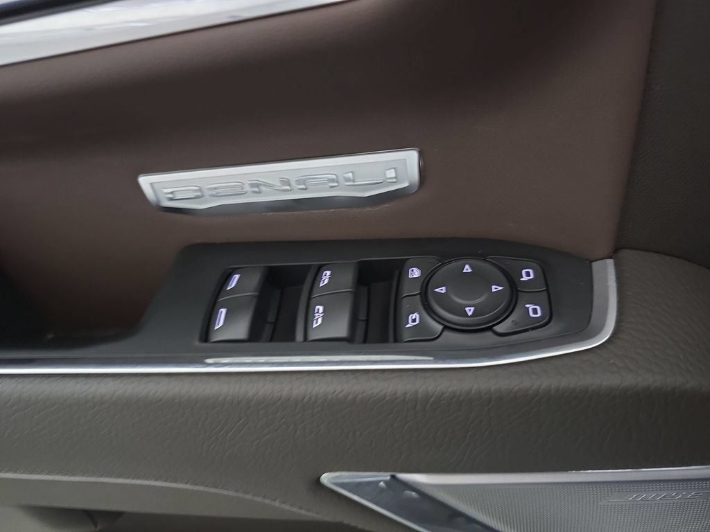 Used 2024 GMC Sierra 1500 Denali AWD/4WD image 28